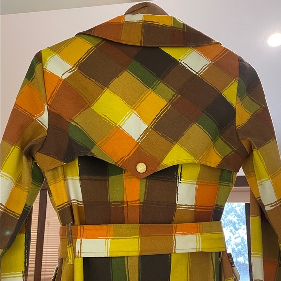 Gorgeous Vintage, ILGWU circa 1963-1974 Plaid Multicolor Women's Trench Coat - Picture 6 of 10